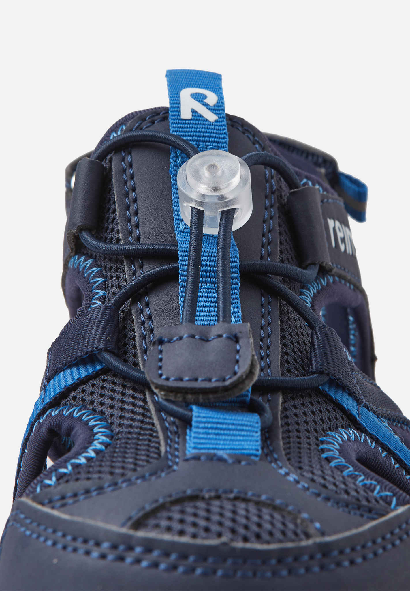 Kinder Sandalen Hiekalla